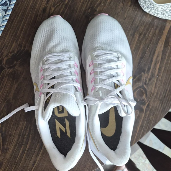 Nike Women's White and Gold Running Shoes - Picture 3 of 3